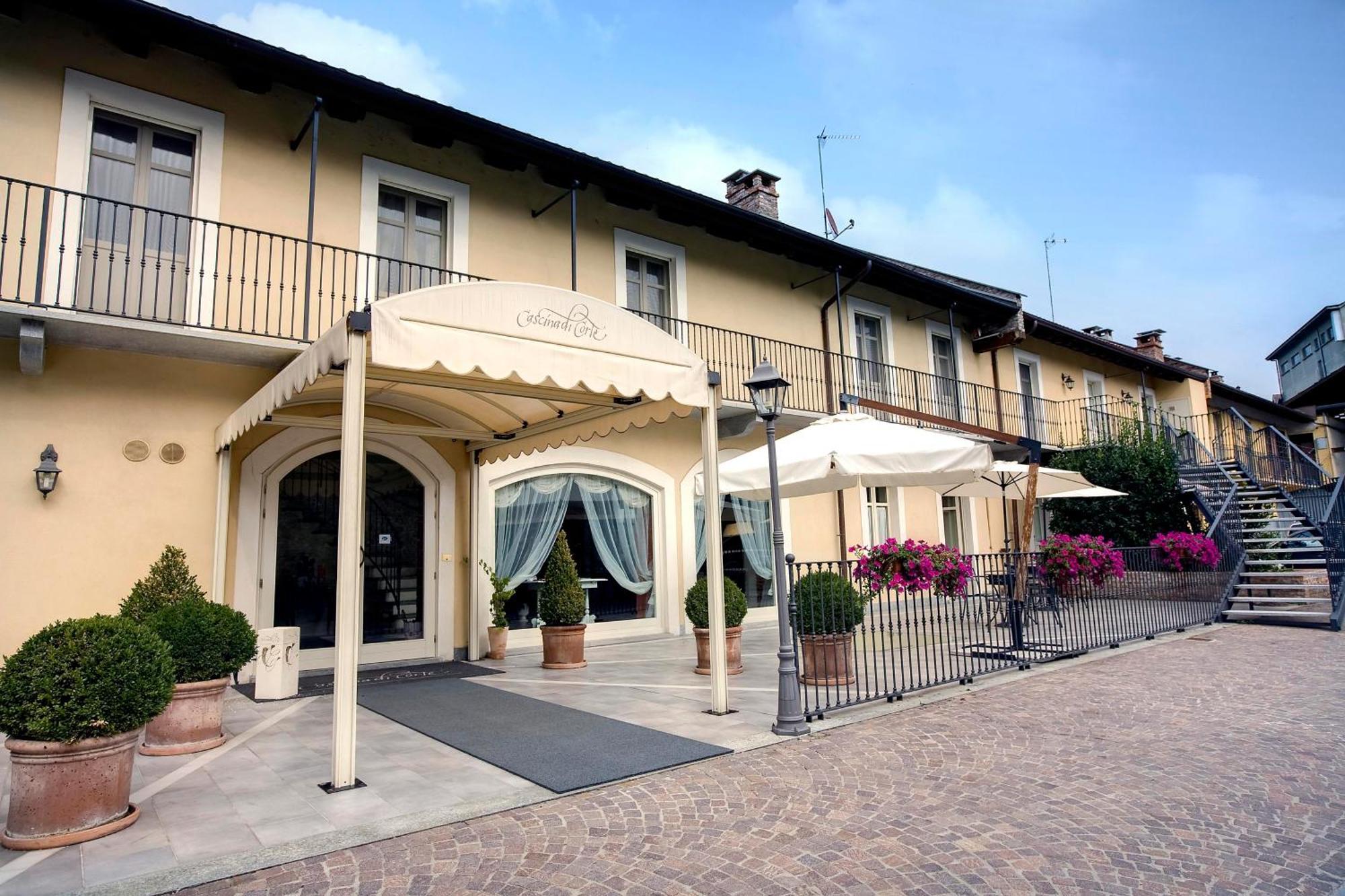 Hotel Cascina Di Corte เวนาเรีย เรอาเล ภายนอก รูปภาพ