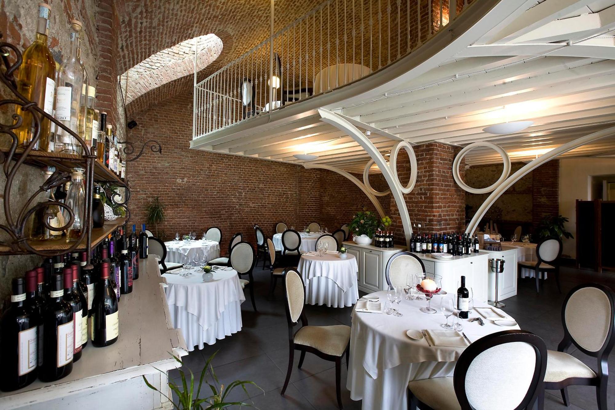 Hotel Cascina Di Corte เวนาเรีย เรอาเล ภายนอก รูปภาพ