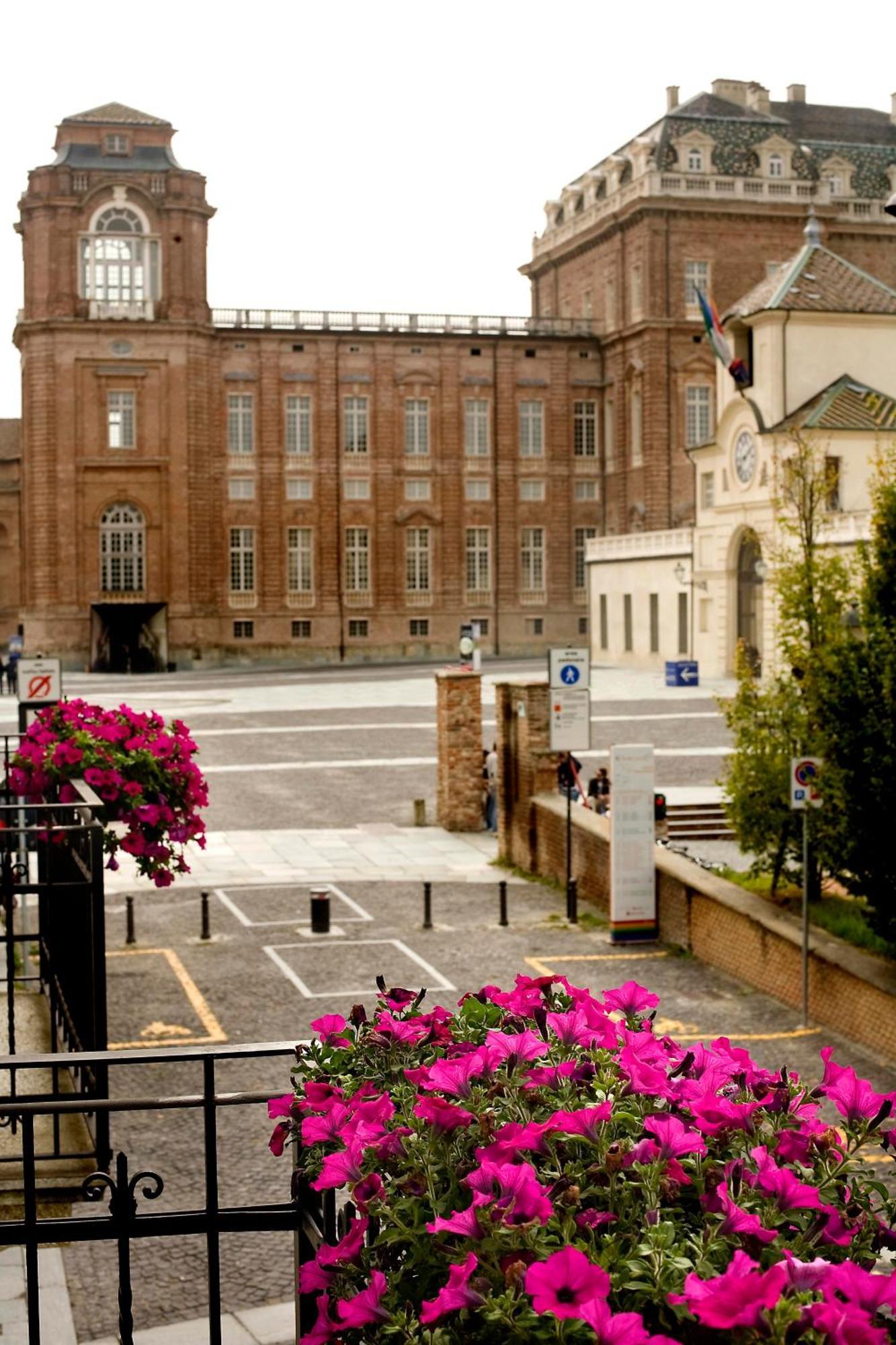 Hotel Cascina Di Corte เวนาเรีย เรอาเล ภายนอก รูปภาพ