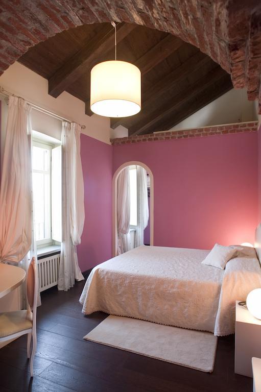 Hotel Cascina Di Corte เวนาเรีย เรอาเล ภายนอก รูปภาพ