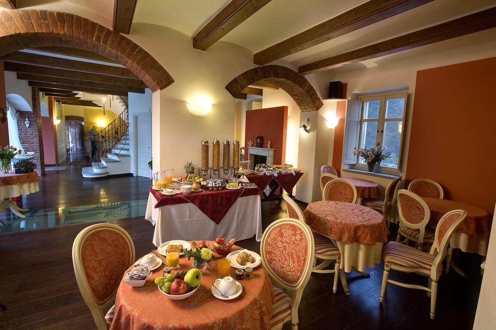 Hotel Cascina Di Corte เวนาเรีย เรอาเล ภายนอก รูปภาพ