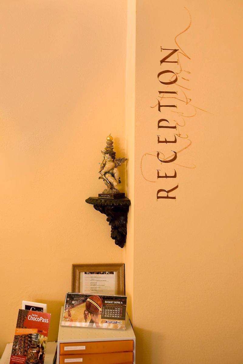 Hotel Cascina Di Corte เวนาเรีย เรอาเล ภายนอก รูปภาพ