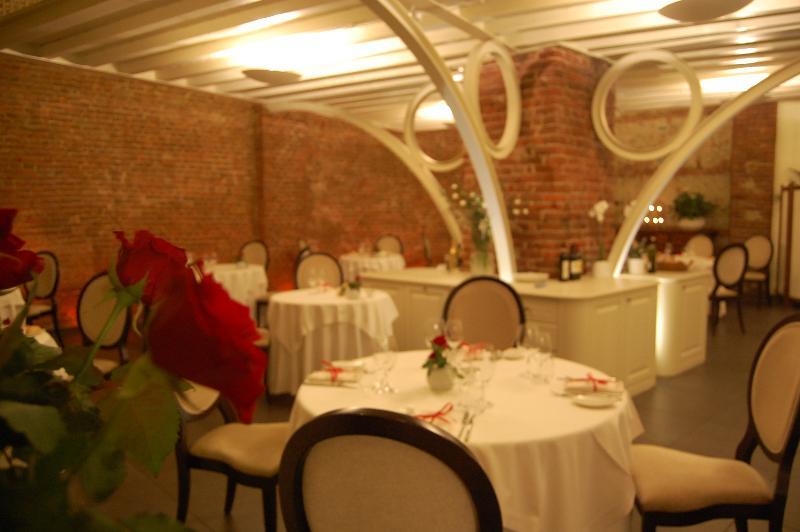 Hotel Cascina Di Corte เวนาเรีย เรอาเล ภายนอก รูปภาพ